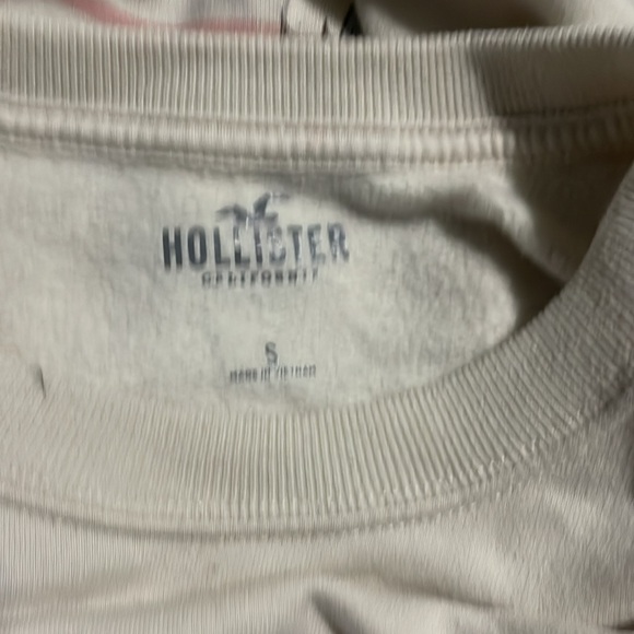 Hollister crewneck - Picture 3 of 3
